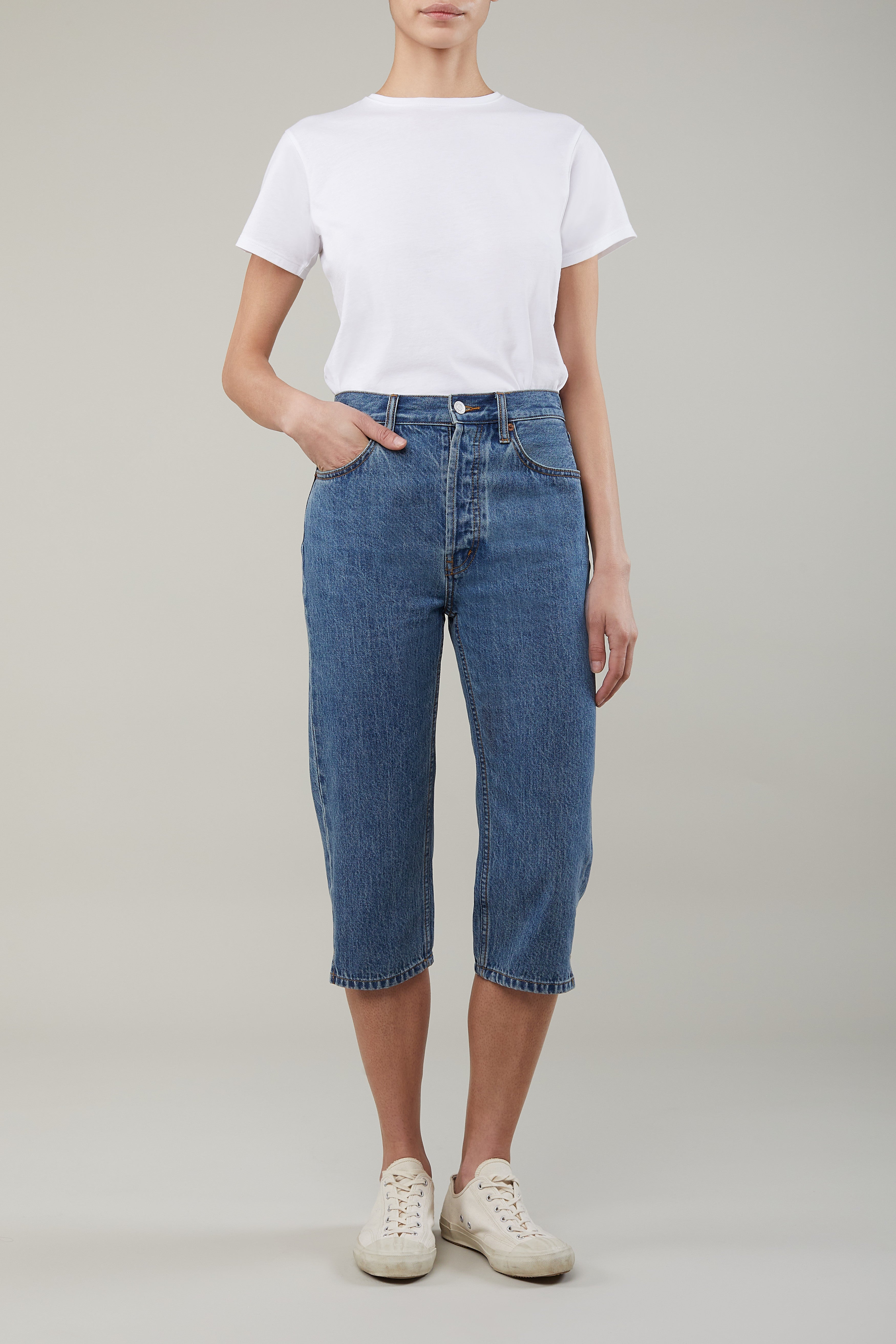 Slim Fit Capri in Giorgio Blue.