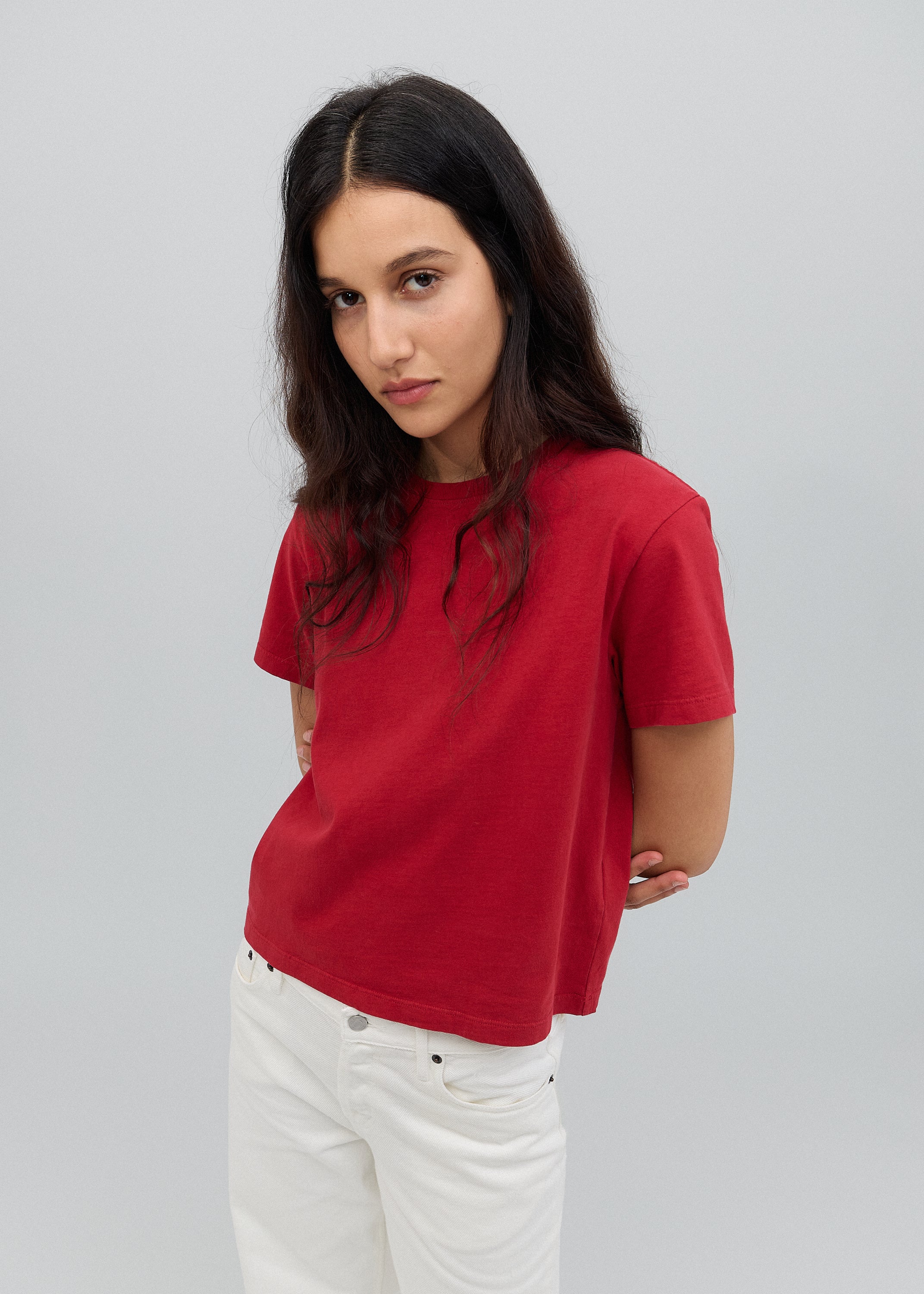 ★Still Here★ レッド 'The Shirt' Tシャツ The Shirt in Red – Still Here New York