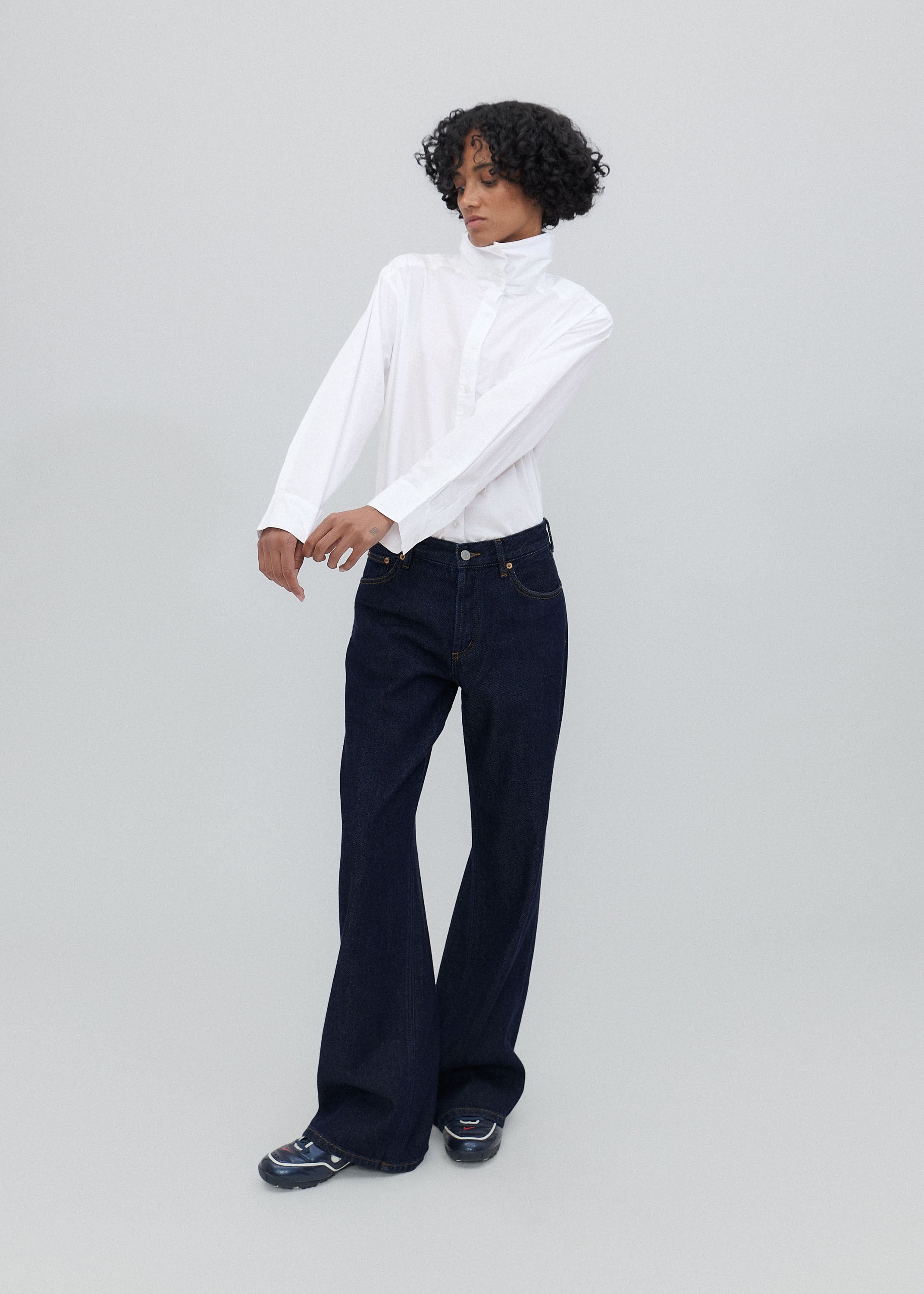 Walker in Cloud Indigo Indigo