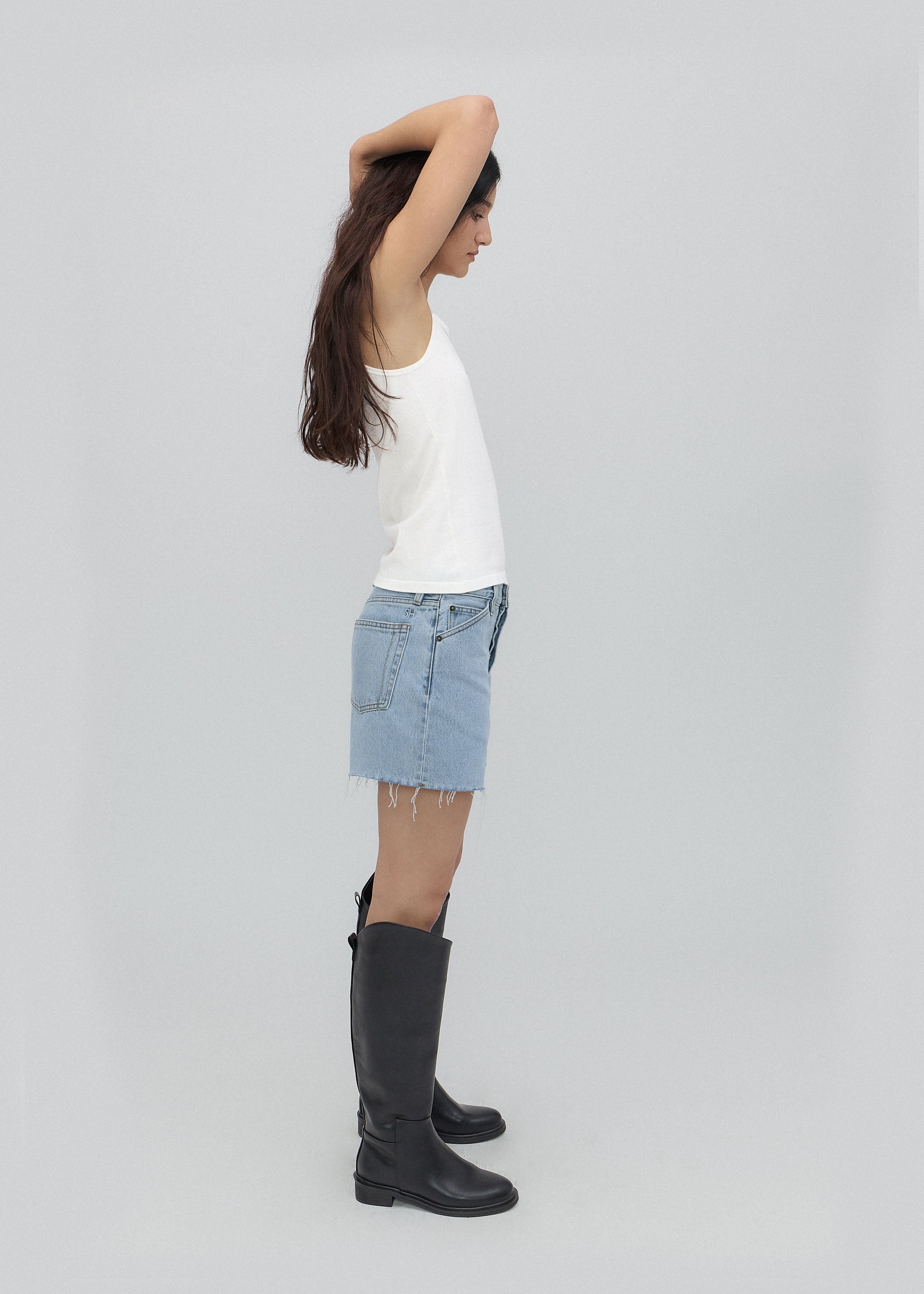 Cut Off Shorts in Vintage Blue